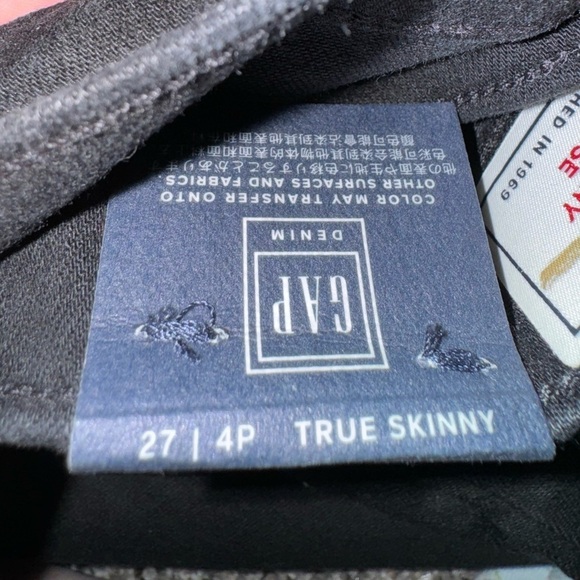 NWT! GAP Black Mid Rise True Skinny Jeans - Size 4P/27P💕 - Picture 5 of 5